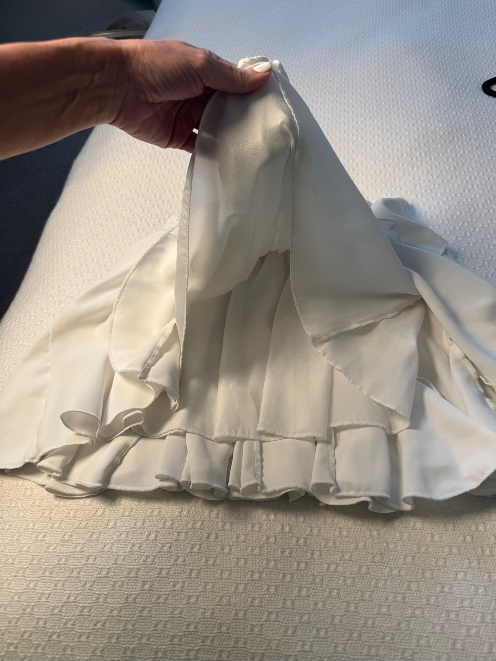 Avidlove White Ruffle Hem Skirt Size Medium or Small - Picture 6 of 9